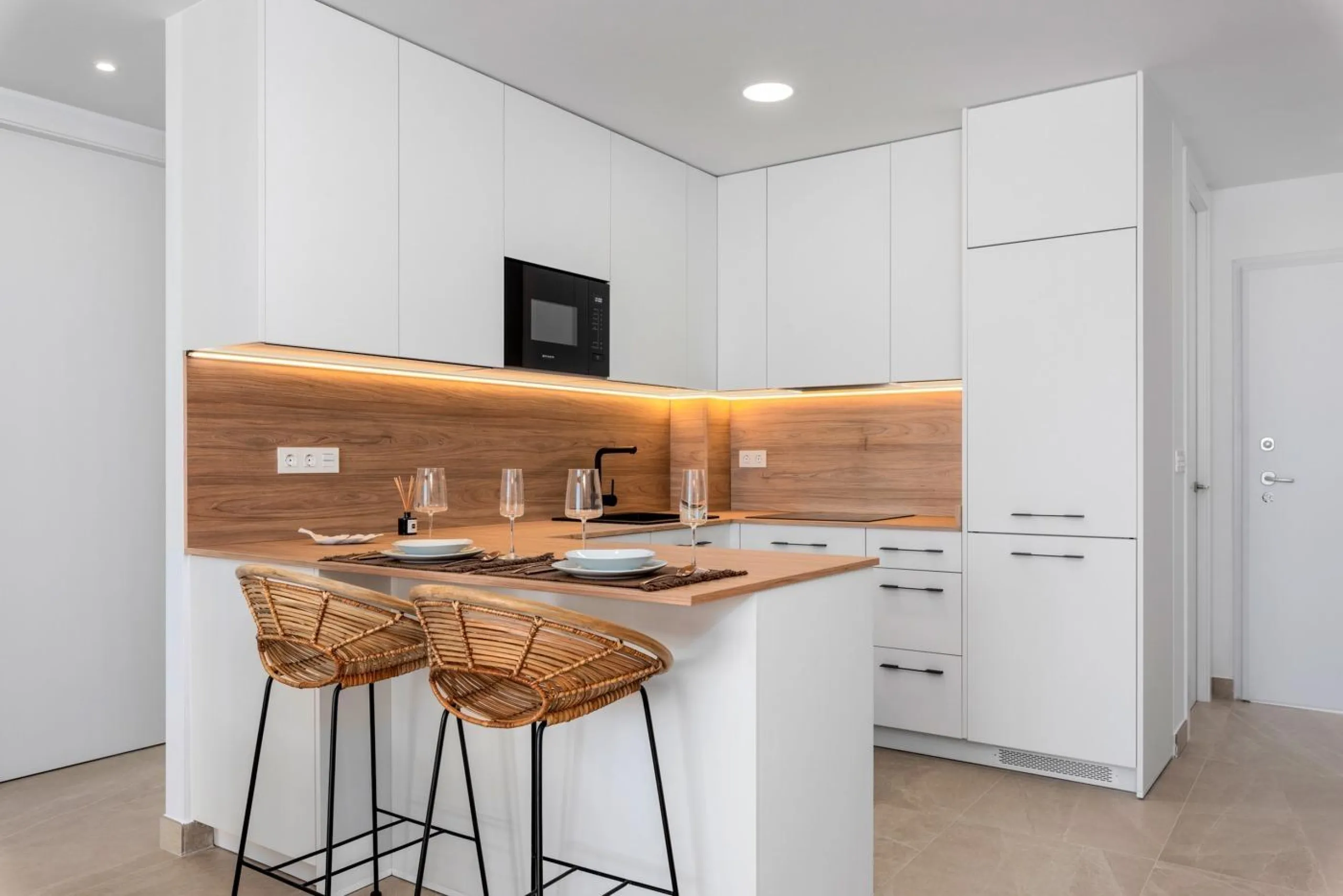 OBRA NUEVA. RESIDENCIAL PRIVADA EN BENIJOFAR. 2 DORM. 2 BAÑOS. TERRAZA 16 M2. PISCINA.