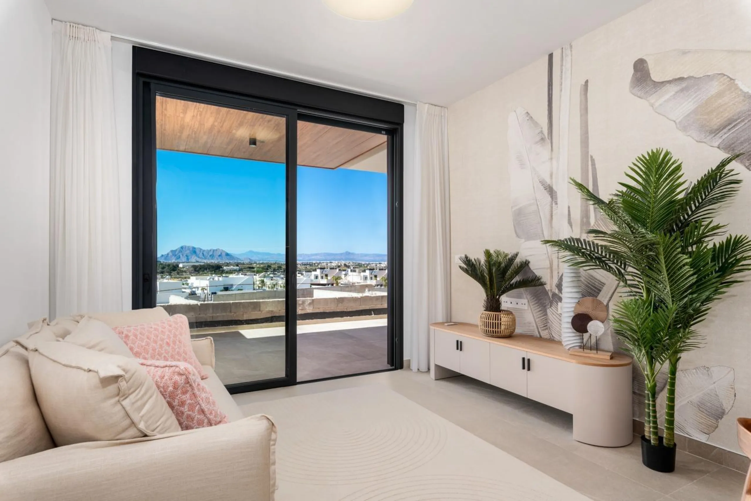 OBRA NUEVA. RESIDENCIAL PRIVADA EN BENIJOFAR. 2 DORM. 2 BAÑOS. TERRAZA 16 M2. PISCINA.