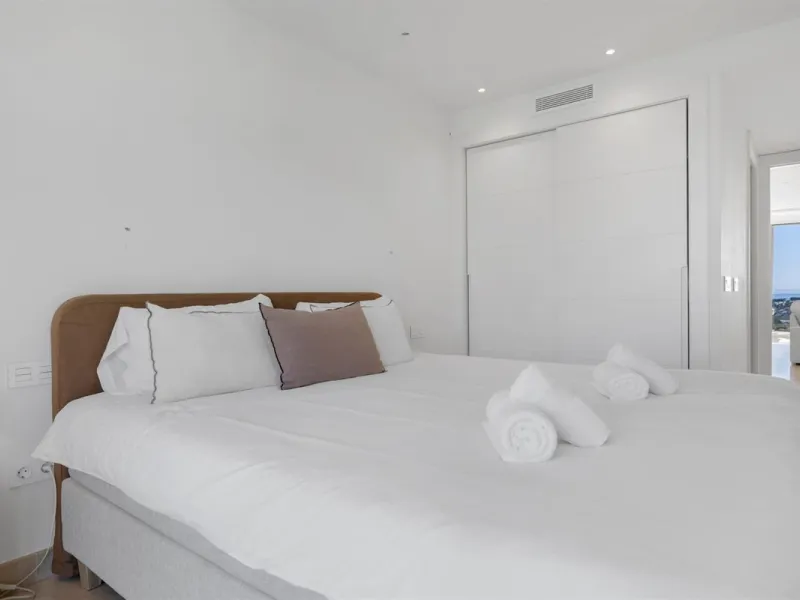 Südlich ausgerichtetes Penthouse mit privatem Pool zu verkaufen