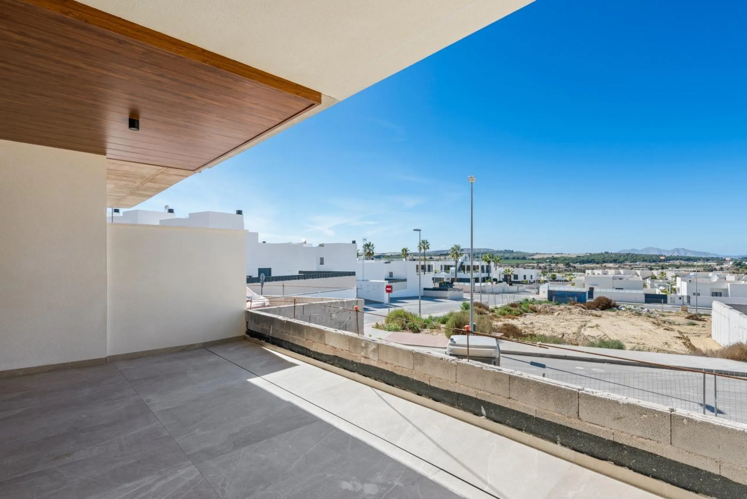 OBRA NUEVA. RESIDENCIAL PRIVADA EN BENIJOFAR. 2 DORM. 2 BAÑOS. TERRAZA 16 M2. PISCINA.