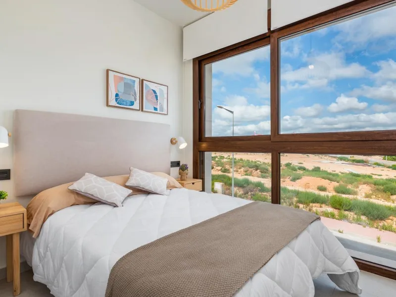 OBRA NUEVA BUNGALOW PLANTA ALTA Y PLANTA BAJA. 2 DORM. 2 BAÑOS. PISCINA COMUNITARIA.