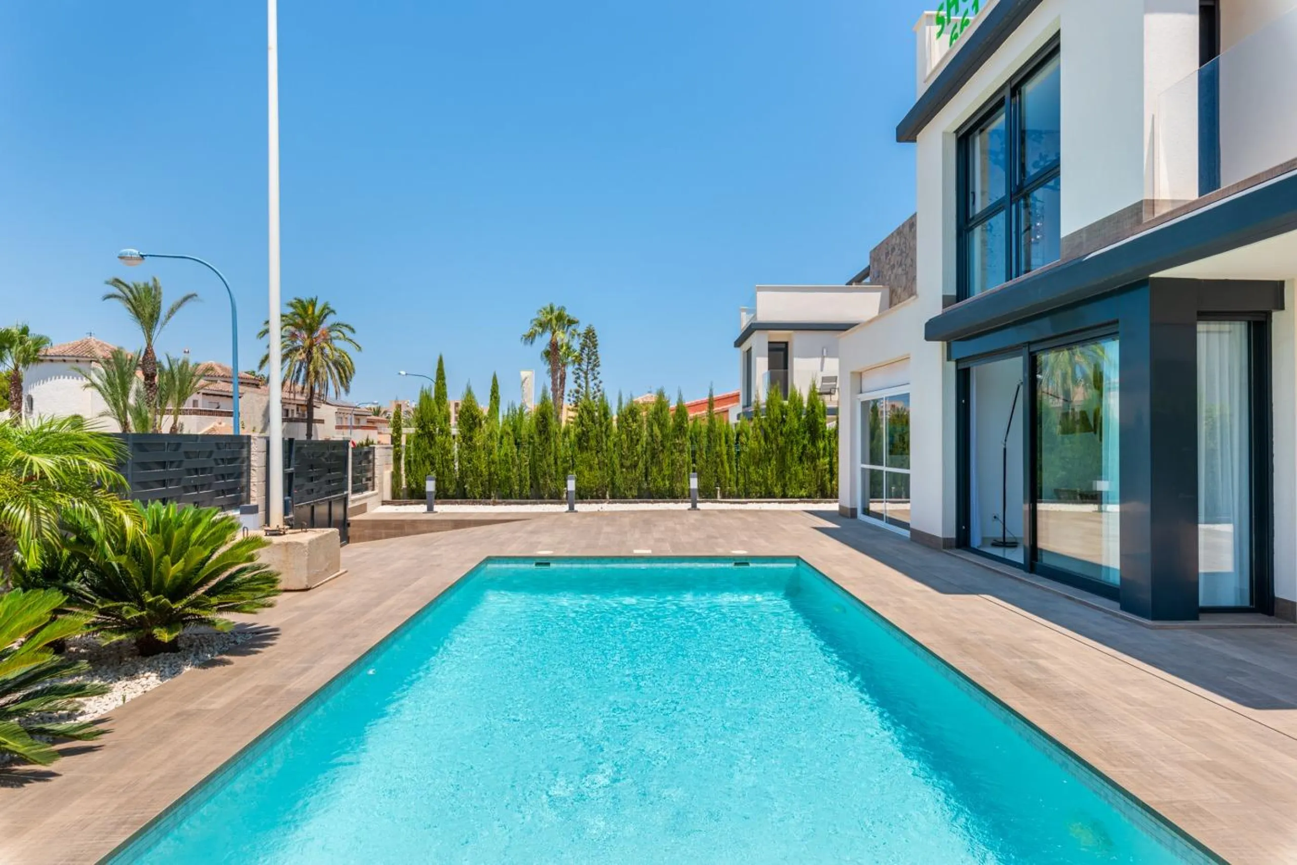 OBRA NUEVA EN LA MANGA. VILLA DE LUJO. 3 DORM. 3 BAÑOS. 440 PARCELA. PISCINA PROPIA.PLAYA A 350M