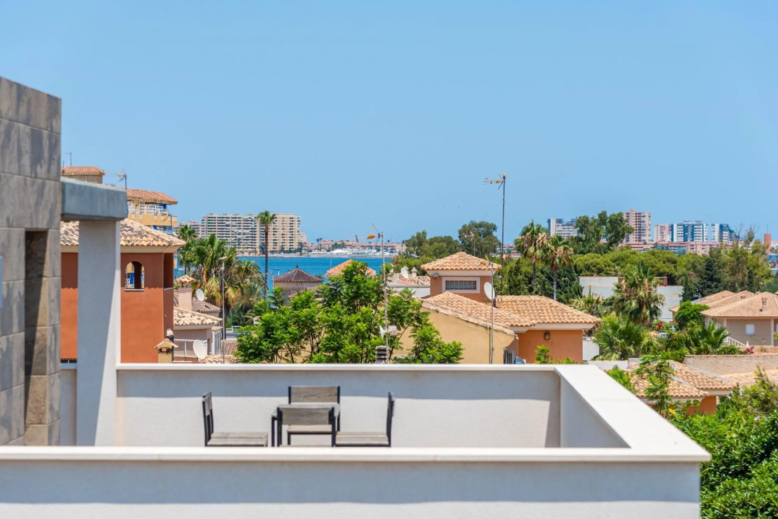 OBRA NUEVA EN LA MANGA. VILLA DE LUJO. 3 DORM. 3 BAÑOS. 440 PARCELA. PISCINA PROPIA.PLAYA A 350M