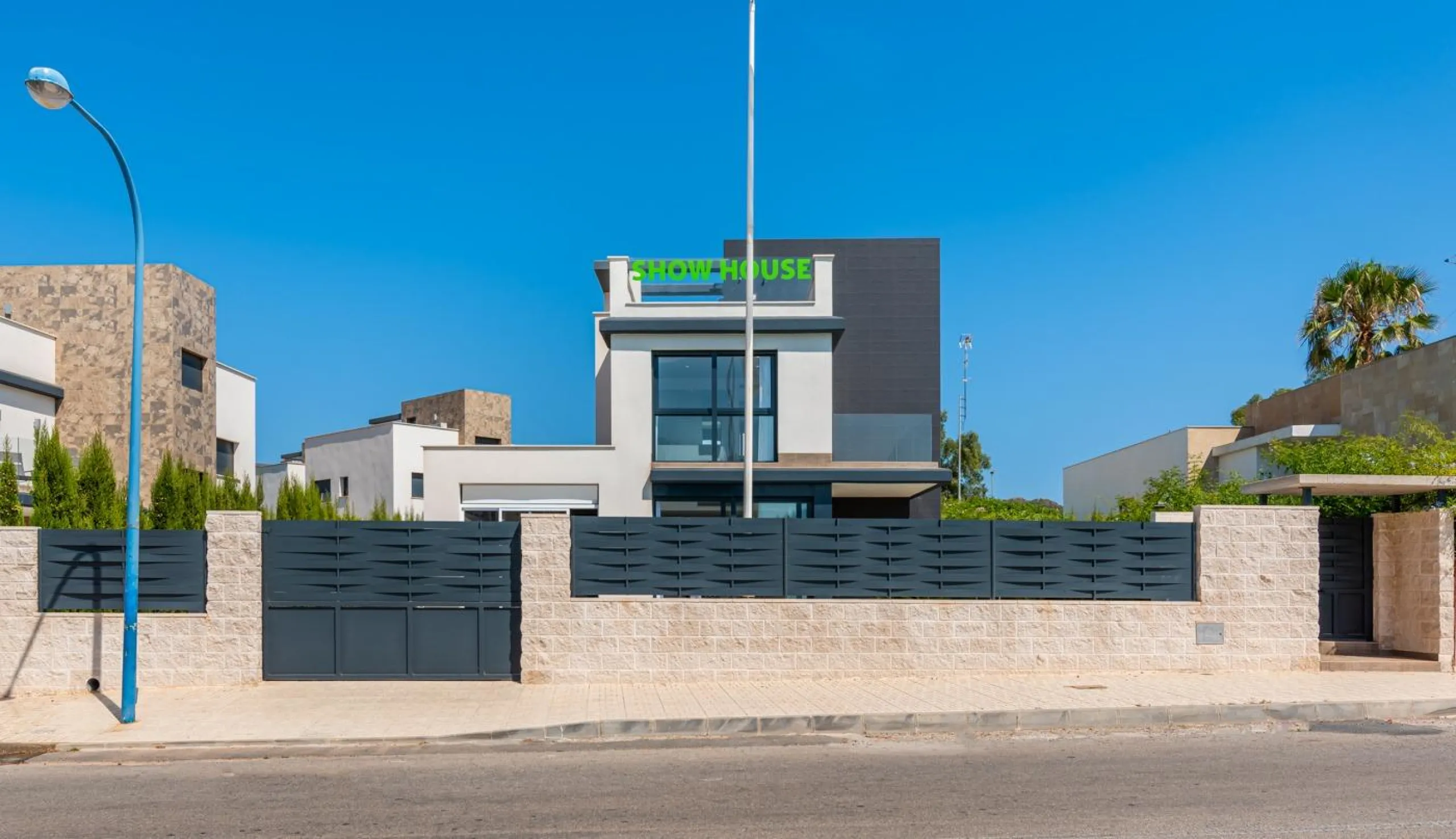 OBRA NUEVA EN LA MANGA. VILLA DE LUJO. 3 DORM. 3 BAÑOS. 440 PARCELA. PISCINA PROPIA.PLAYA A 350M