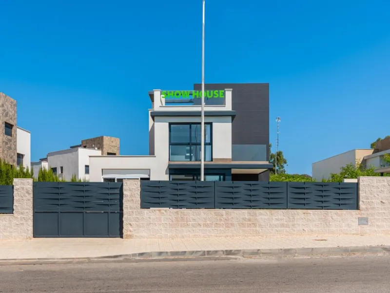 OBRA NUEVA EN LA MANGA. VILLA DE LUJO. 3 DORM. 3 BAÑOS. 440 PARCELA. PISCINA PROPIA.PLAYA A 350M