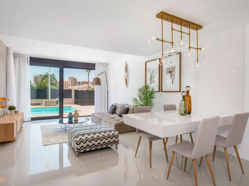 OBRA NUEVA EN LA MANGA. VILLA DE LUJO. 3 DORM. 3 BAÑOS. 440 PARCELA. PISCINA PROPIA.PLAYA A 350M