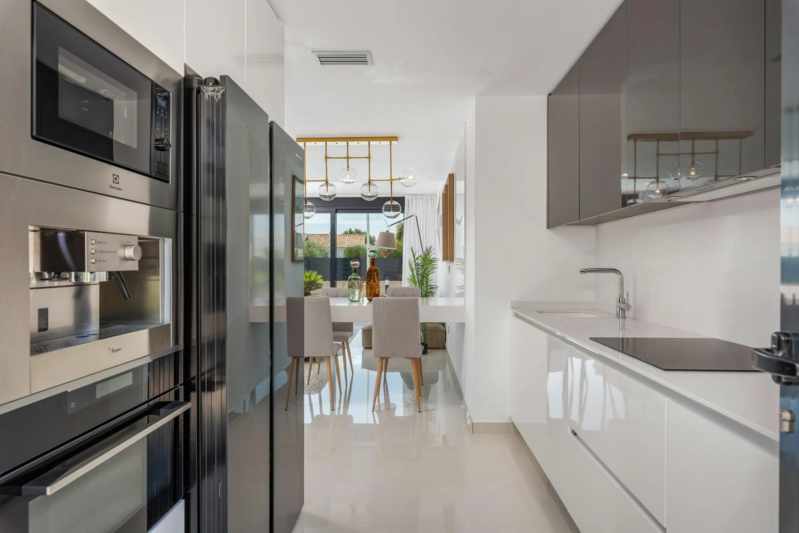 OBRA NUEVA EN LA MANGA. VILLA DE LUJO. 3 DORM. 3 BAÑOS. 440 PARCELA. PISCINA PROPIA.PLAYA A 350M