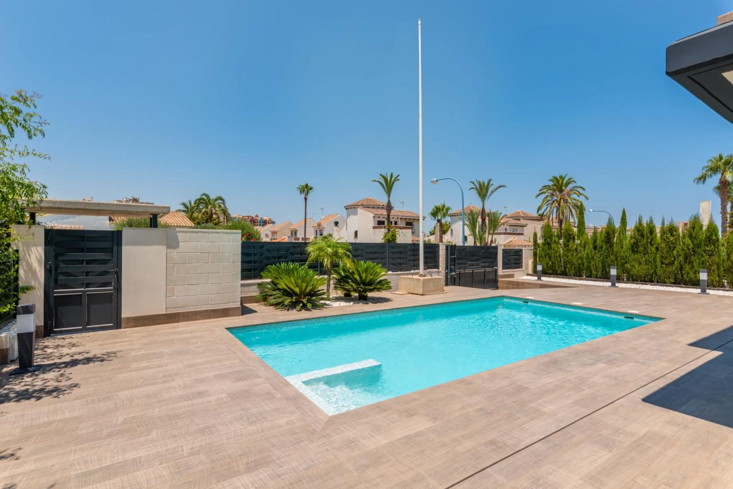 OBRA NUEVA EN LA MANGA. VILLA DE LUJO. 3 DORM. 3 BAÑOS. 440 PARCELA. PISCINA PROPIA.PLAYA A 350M