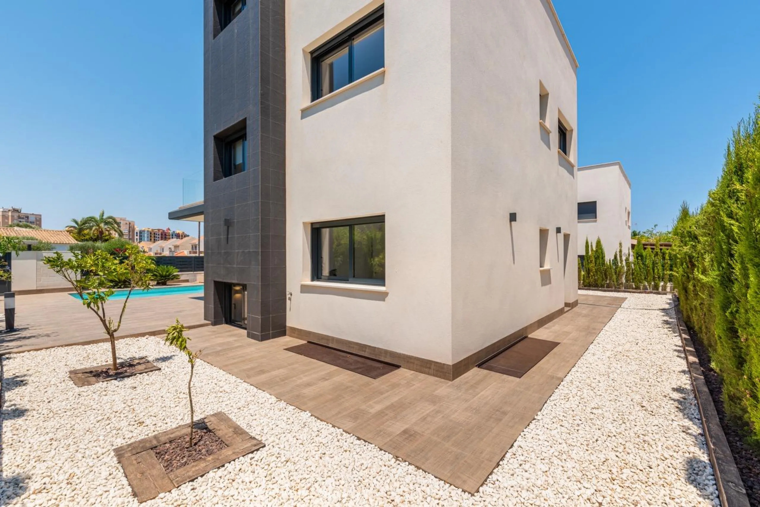 OBRA NUEVA EN LA MANGA. VILLA DE LUJO. 3 DORM. 3 BAÑOS. 440 PARCELA. PISCINA PROPIA.PLAYA A 350M