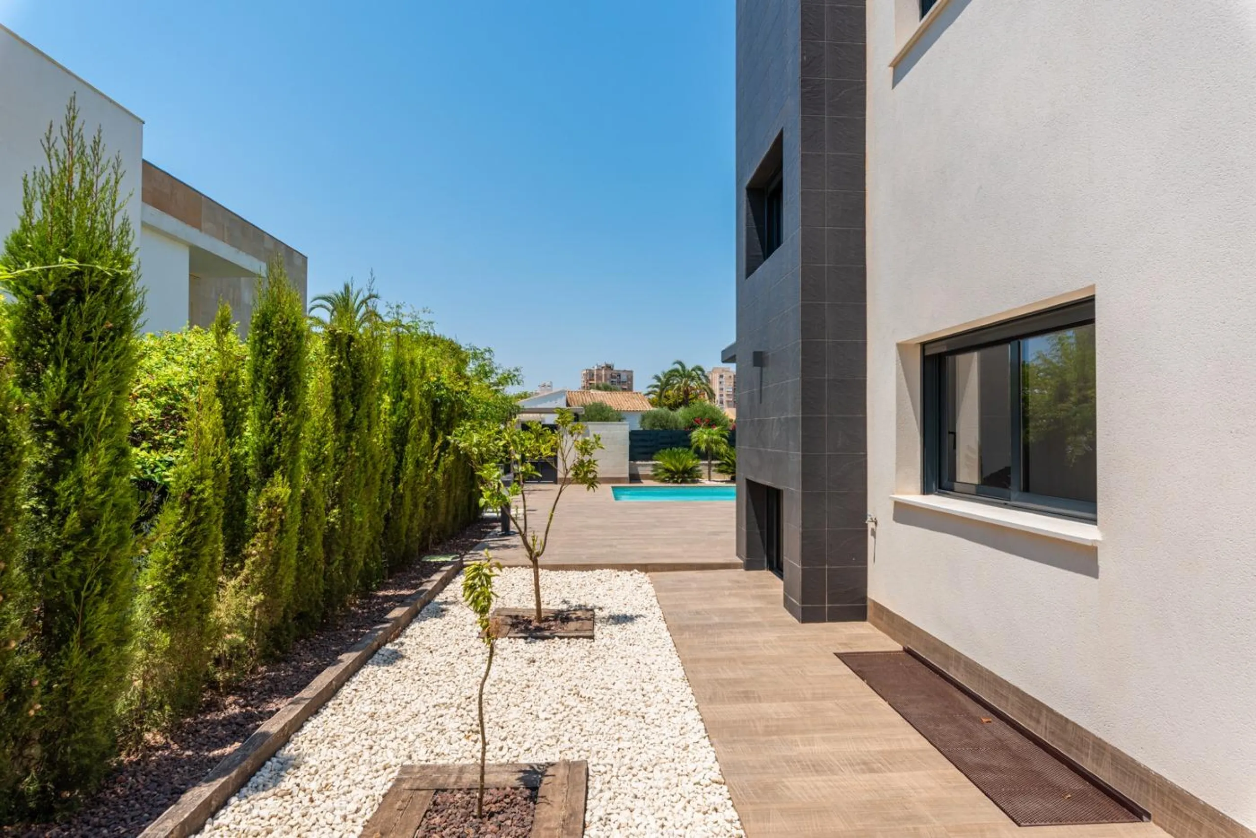 OBRA NUEVA EN LA MANGA. VILLA DE LUJO. 3 DORM. 3 BAÑOS. 440 PARCELA. PISCINA PROPIA.PLAYA A 350M