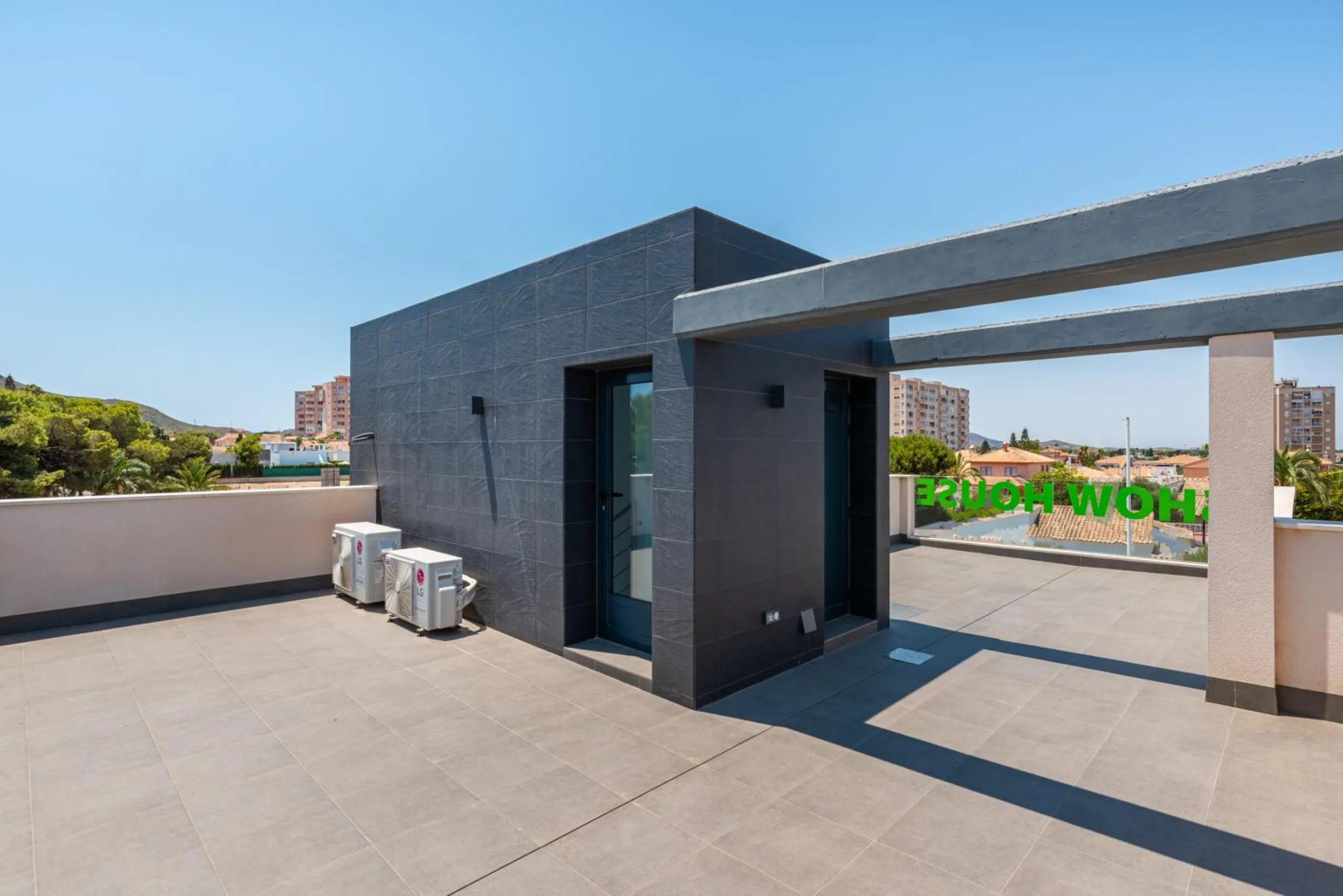 OBRA NUEVA EN LA MANGA. VILLA DE LUJO. 3 DORM. 3 BAÑOS. 440 PARCELA. PISCINA PROPIA.PLAYA A 350M