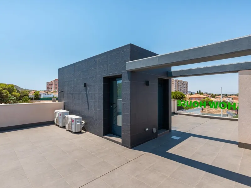 OBRA NUEVA EN LA MANGA. VILLA DE LUJO. 3 DORM. 3 BAÑOS. 440 PARCELA. PISCINA PROPIA.PLAYA A 350M