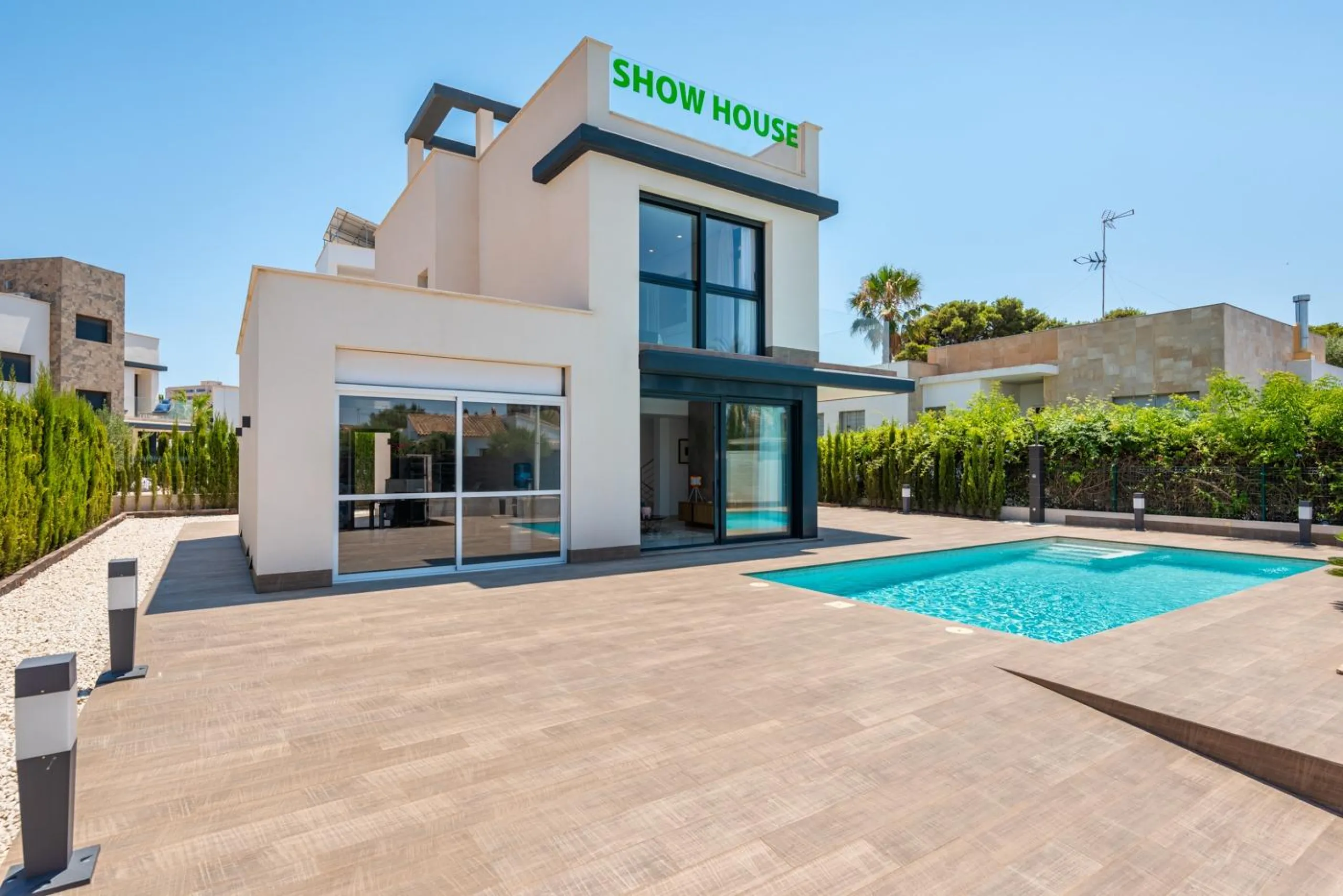 OBRA NUEVA EN LA MANGA. VILLA DE LUJO. 3 DORM. 3 BAÑOS. 440 PARCELA. PISCINA PROPIA.PLAYA A 350M