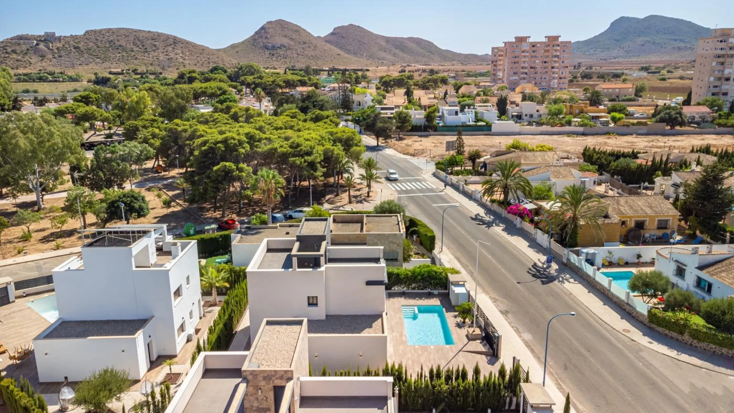 OBRA NUEVA EN LA MANGA. VILLA DE LUJO. 3 DORM. 3 BAÑOS. 440 PARCELA. PISCINA PROPIA.PLAYA A 350M