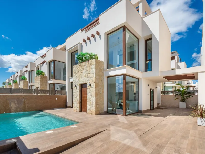 OBRA NUEVA EN LOS MONTESINOS. VILLAS DE LUJO. 3 DORM. 3 BAÑOS. PARCELA 200M2. PISCINA PROPIA.