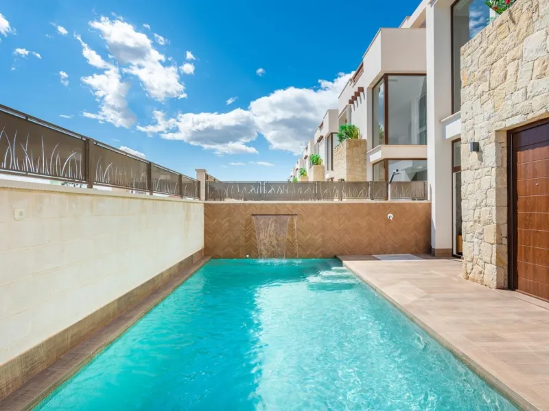 OBRA NUEVA EN LOS MONTESINOS. VILLAS DE LUJO. 3 DORM. 3 BAÑOS. PARCELA 200M2. PISCINA PROPIA.