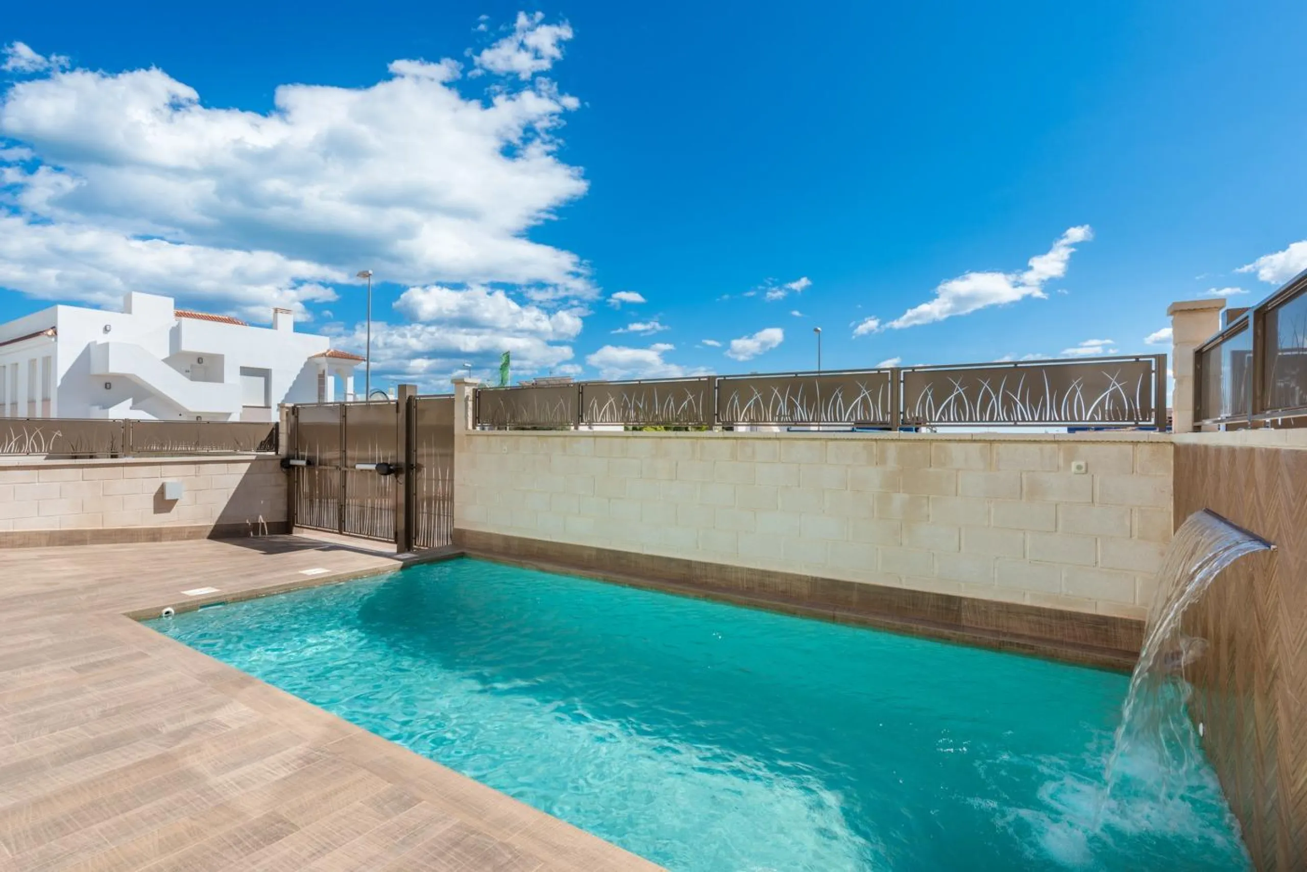 OBRA NUEVA EN LOS MONTESINOS. VILLAS DE LUJO. 3 DORM. 3 BAÑOS. PARCELA 200M2. PISCINA PROPIA.