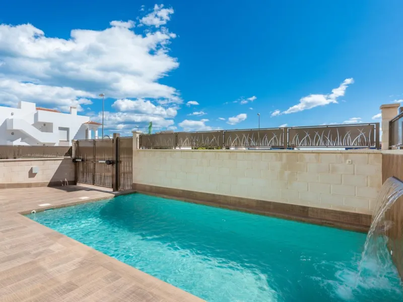 OBRA NUEVA EN LOS MONTESINOS. VILLAS DE LUJO. 3 DORM. 3 BAÑOS. PARCELA 200M2. PISCINA PROPIA.