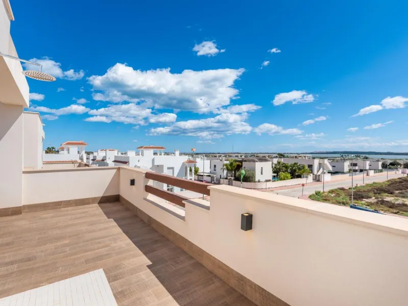 OBRA NUEVA EN LOS MONTESINOS. VILLAS DE LUJO. 3 DORM. 3 BAÑOS. PARCELA 200M2. PISCINA PROPIA.