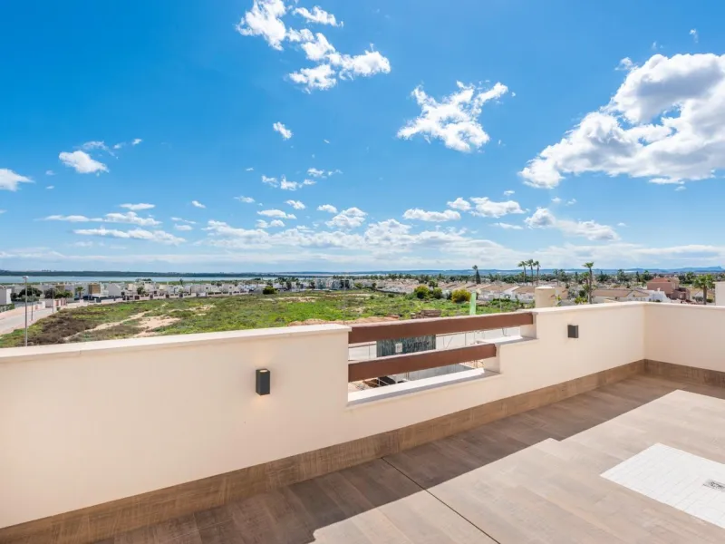 OBRA NUEVA EN LOS MONTESINOS. VILLAS DE LUJO. 3 DORM. 3 BAÑOS. PARCELA 200M2. PISCINA PROPIA.