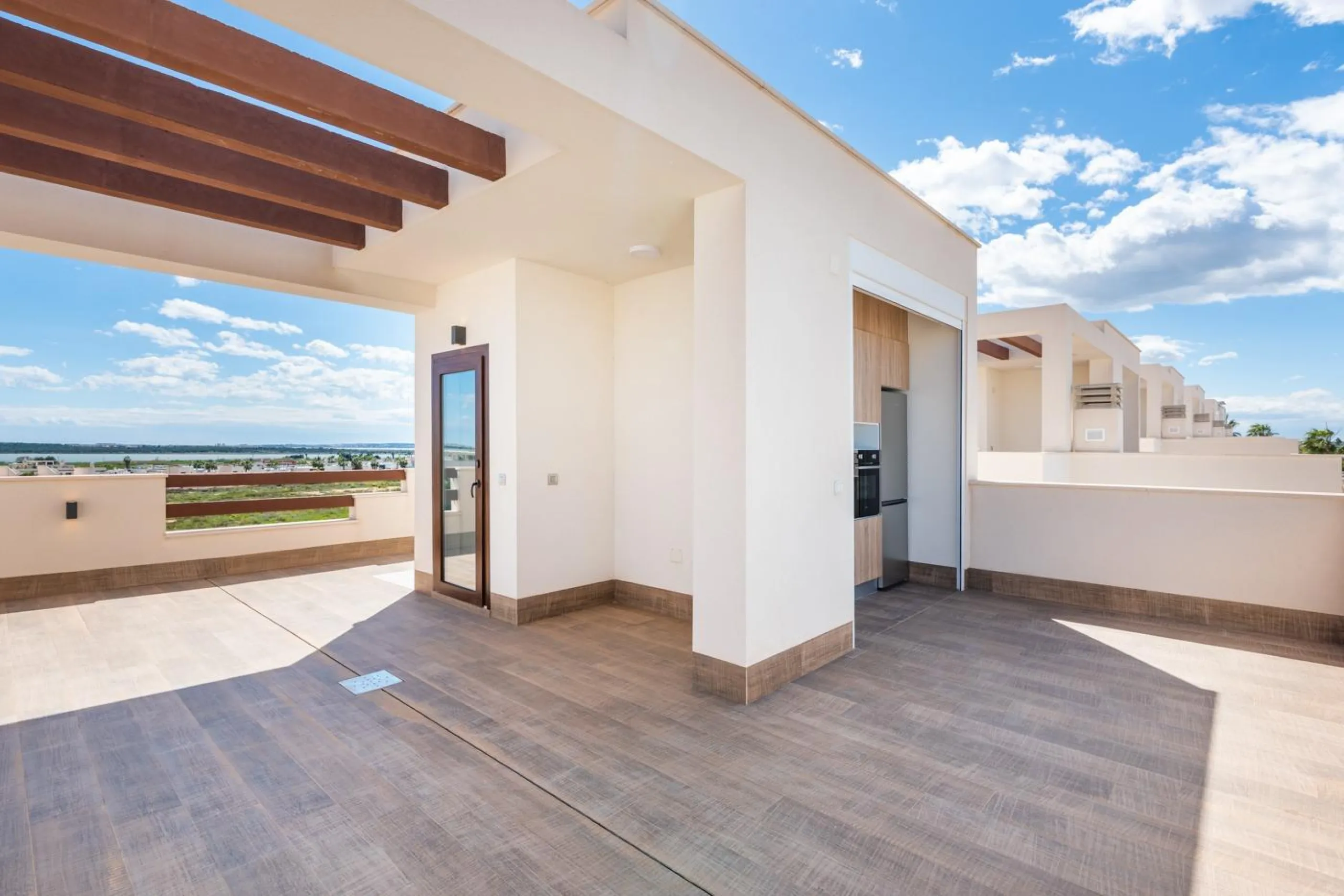 OBRA NUEVA EN LOS MONTESINOS. VILLAS DE LUJO. 3 DORM. 3 BAÑOS. PARCELA 200M2. PISCINA PROPIA.