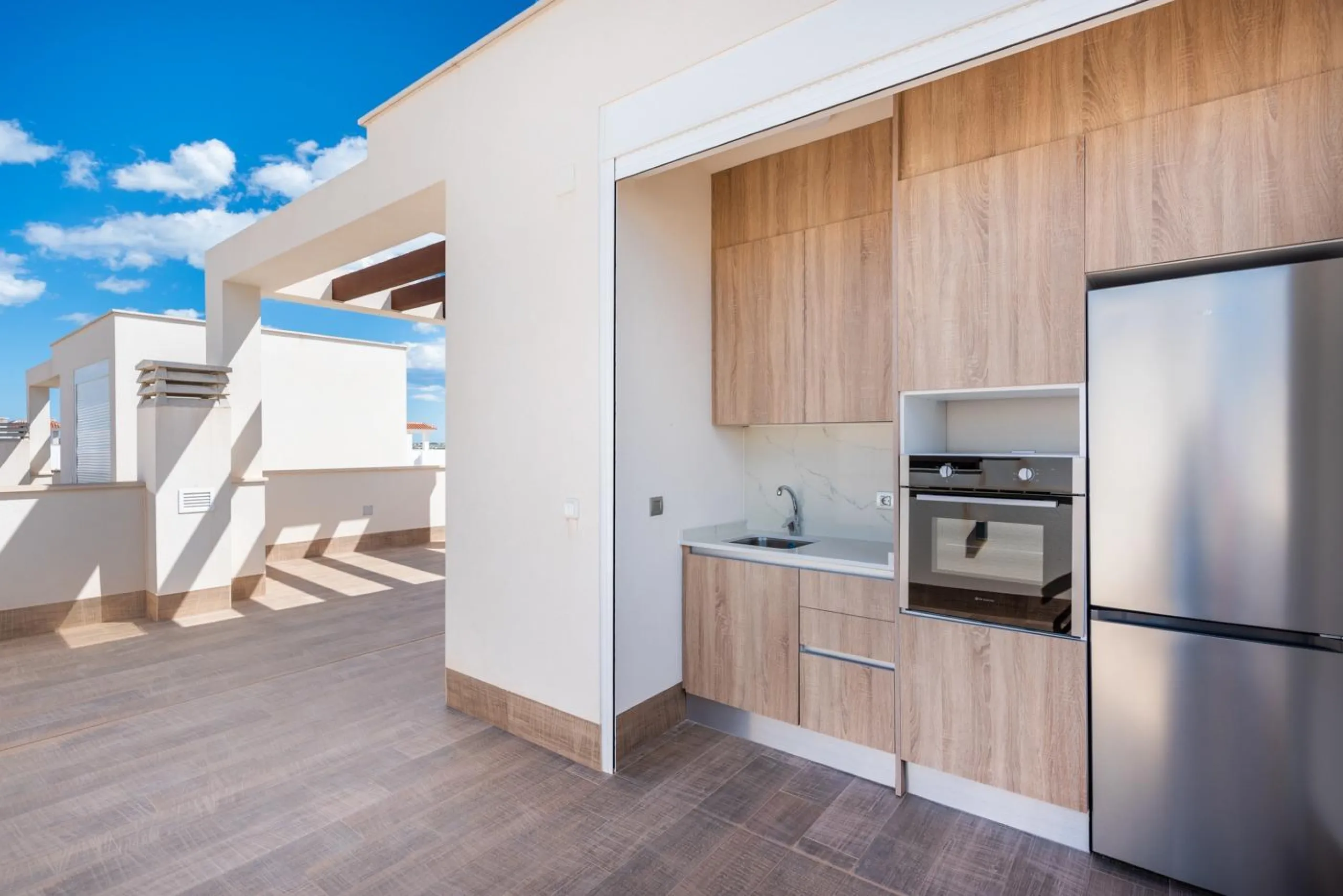 OBRA NUEVA EN LOS MONTESINOS. VILLAS DE LUJO. 3 DORM. 3 BAÑOS. PARCELA 200M2. PISCINA PROPIA.
