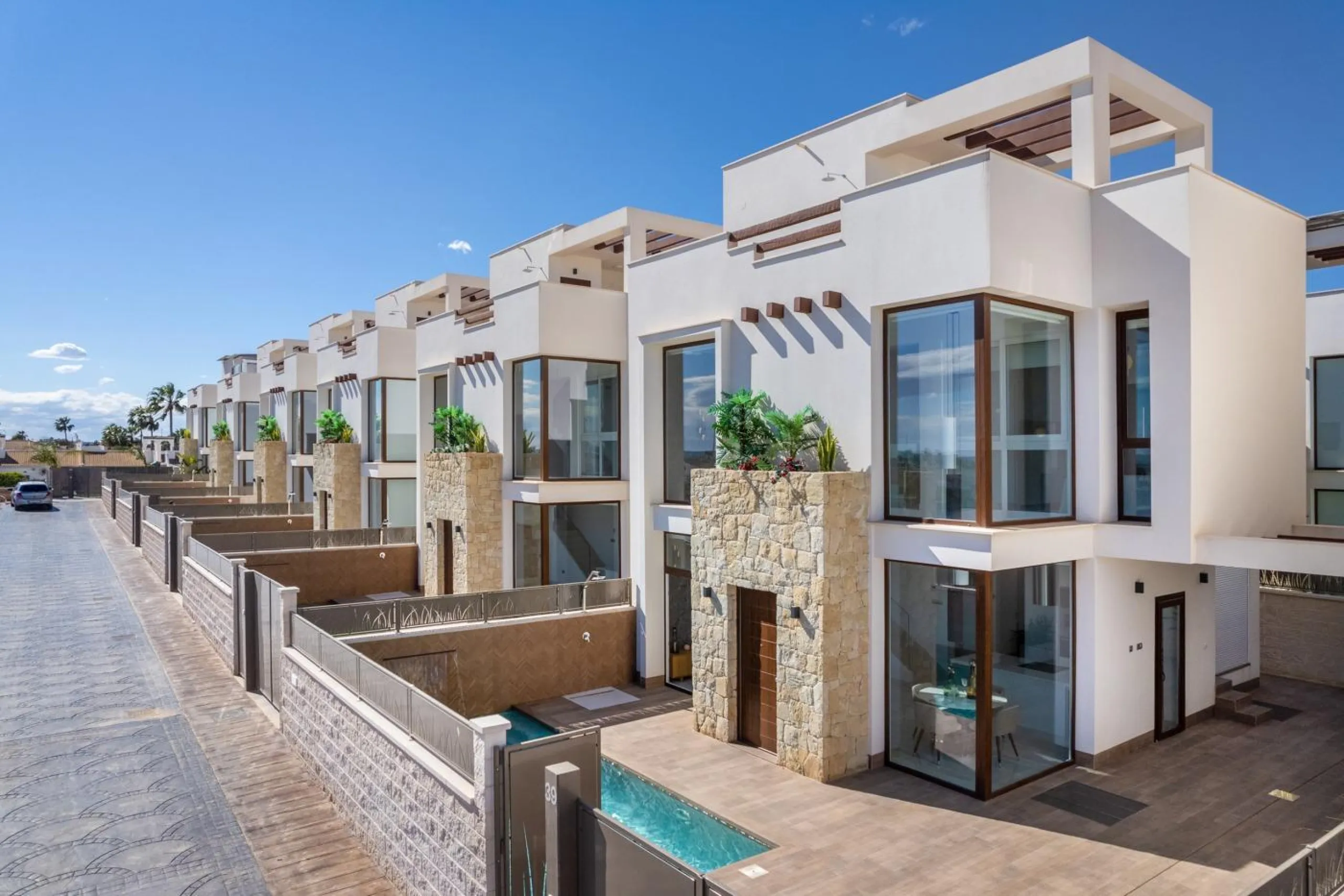 OBRA NUEVA EN LOS MONTESINOS. VILLAS DE LUJO. 3 DORM. 3 BAÑOS. PARCELA 200M2. PISCINA PROPIA.