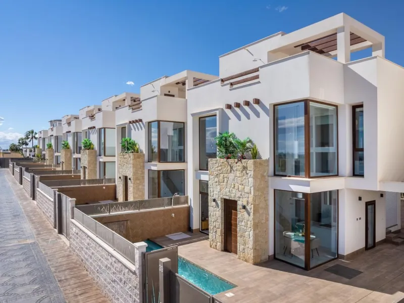 OBRA NUEVA EN LOS MONTESINOS. VILLAS DE LUJO. 3 DORM. 3 BAÑOS. PARCELA 200M2. PISCINA PROPIA.