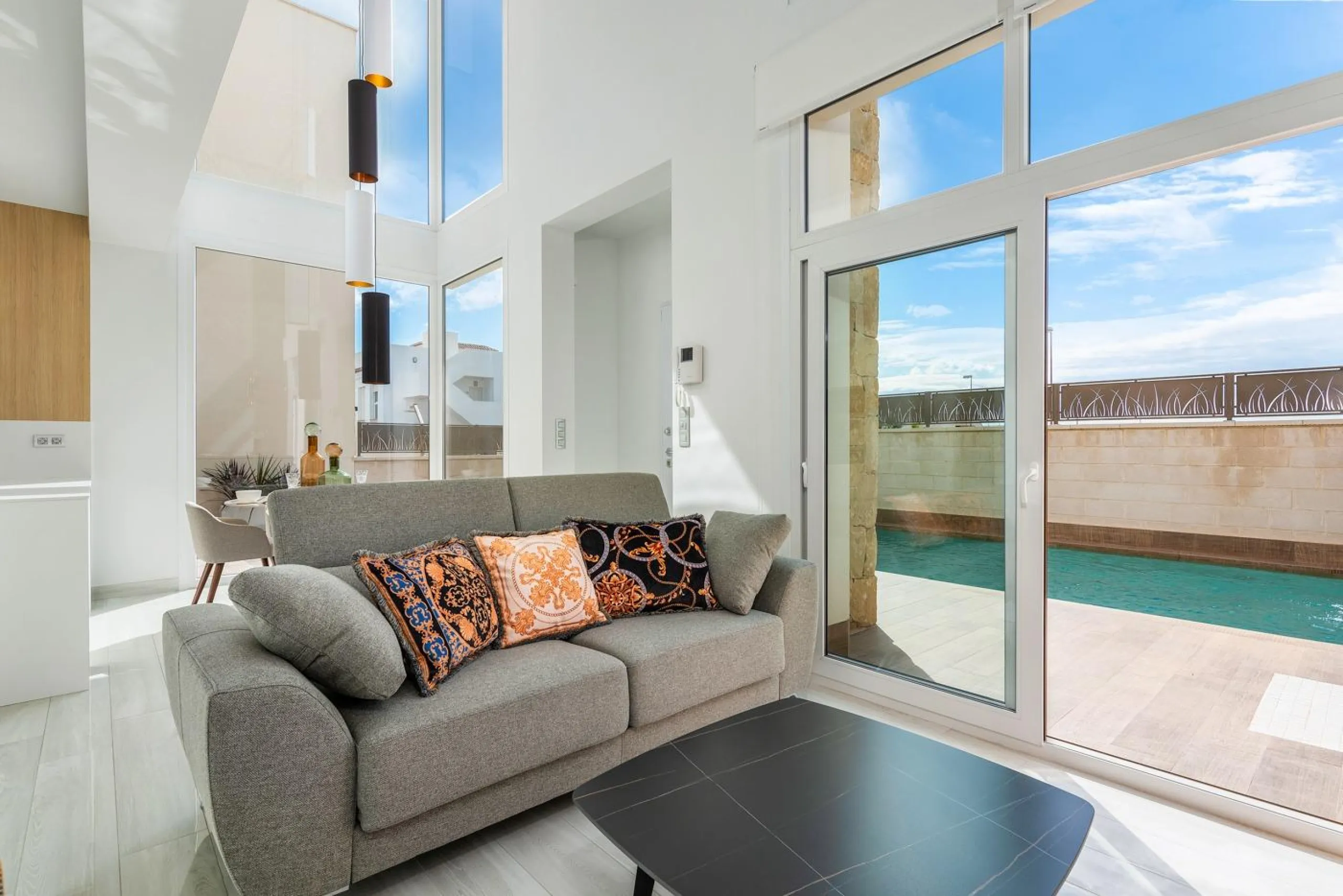 OBRA NUEVA EN LOS MONTESINOS. VILLAS DE LUJO. 3 DORM. 3 BAÑOS. PARCELA 200M2. PISCINA PROPIA.