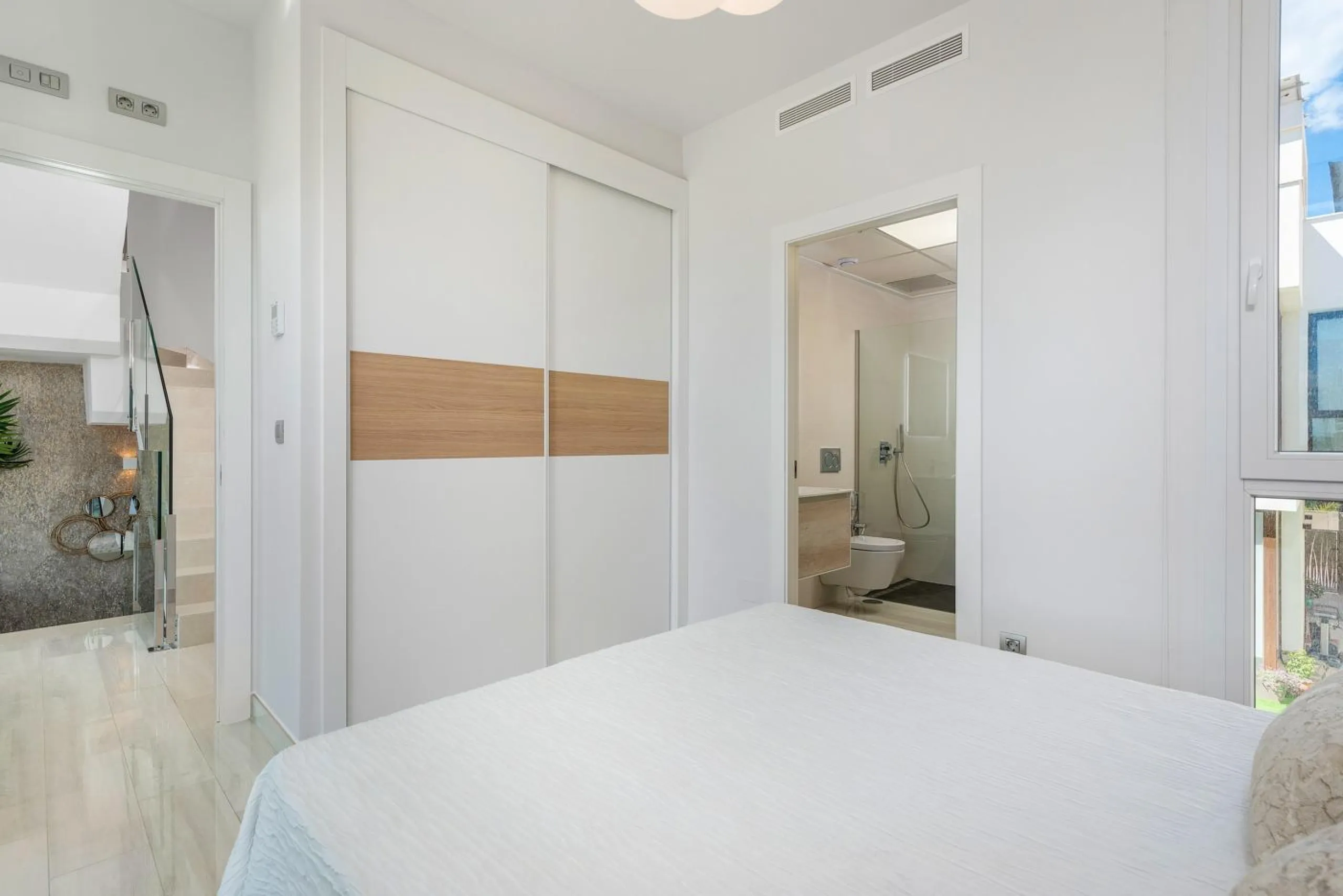 OBRA NUEVA EN LOS MONTESINOS. VILLAS DE LUJO. 3 DORM. 3 BAÑOS. PARCELA 200M2. PISCINA PROPIA.