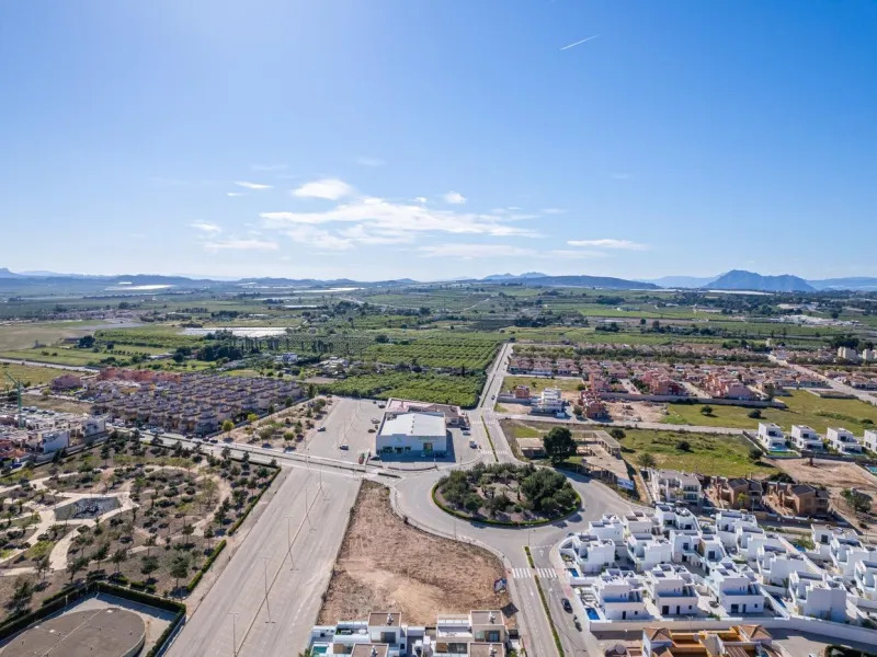 OBRA NUEVA EN LOS MONTESINOS. VILLAS DE LUJO. 3 DORM. 3 BAÑOS. PARCELA 200M2. PISCINA PROPIA.