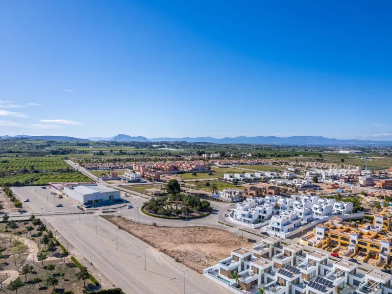 OBRA NUEVA EN LOS MONTESINOS. VILLAS DE LUJO. 3 DORM. 3 BAÑOS. PARCELA 200M2. PISCINA PROPIA.