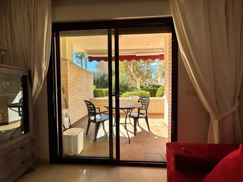 🌿 Encantador Piso en Venta en Albir con Amplio Patio y Terraza 🌿