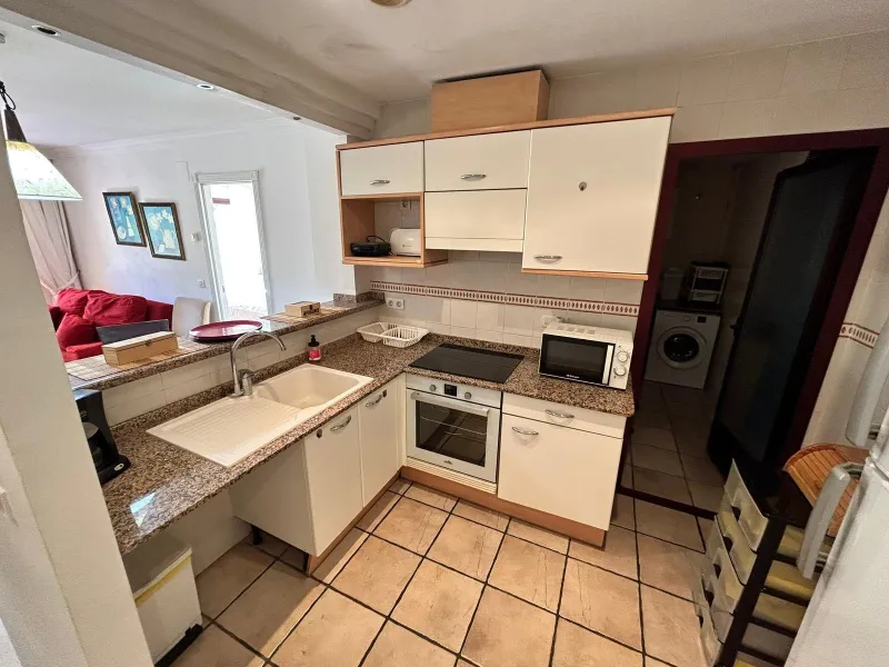 🌿 Encantador Piso en Venta en Albir con Amplio Patio y Terraza 🌿