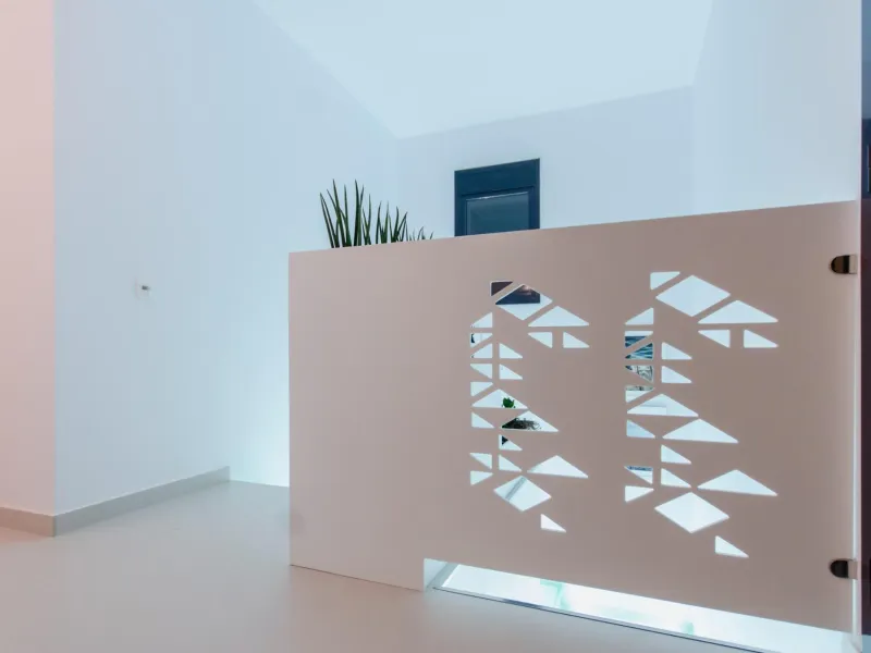 OBRA NUEVA EN ORIHUELA COSTA. 4 DORM. PARCELA. GARAJE. PISCINA PROPIA. PLAYA A 350 METROS.