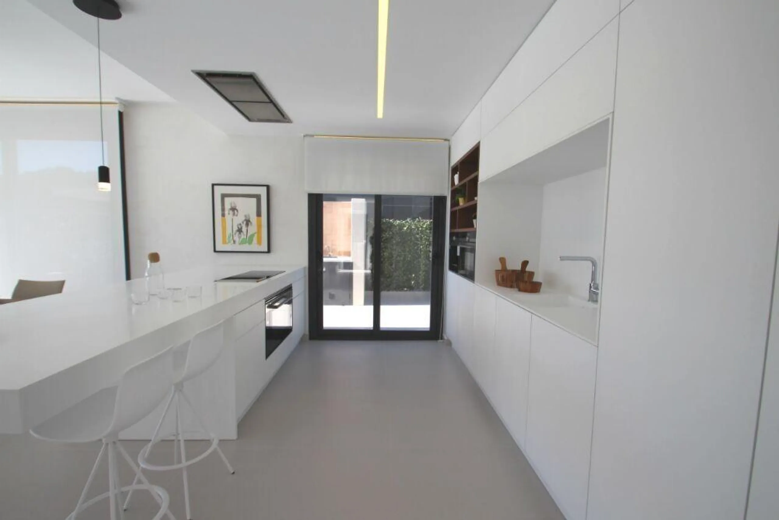 OBRA NUEVA EN ORIHUELA COSTA. 4 DORM. PARCELA. GARAJE. PISCINA PROPIA. PLAYA A 350 METROS.