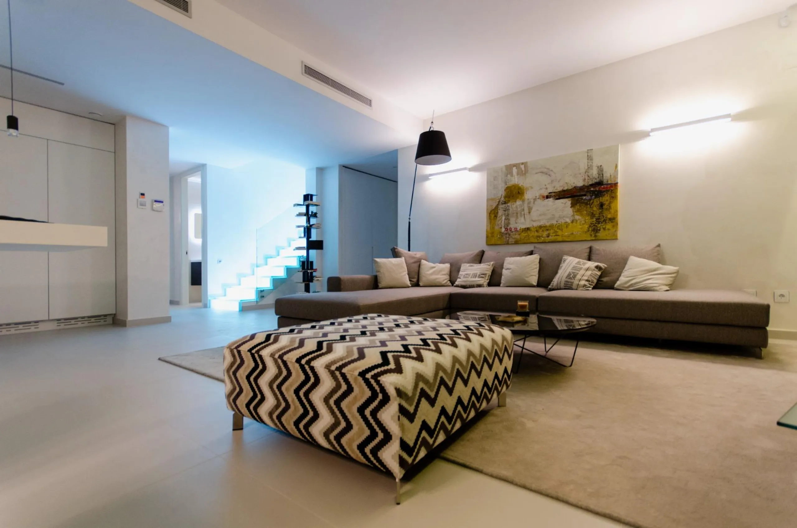 OBRA NUEVA EN ORIHUELA COSTA. 4 DORM. PARCELA. GARAJE. PISCINA PROPIA. PLAYA A 350 METROS.