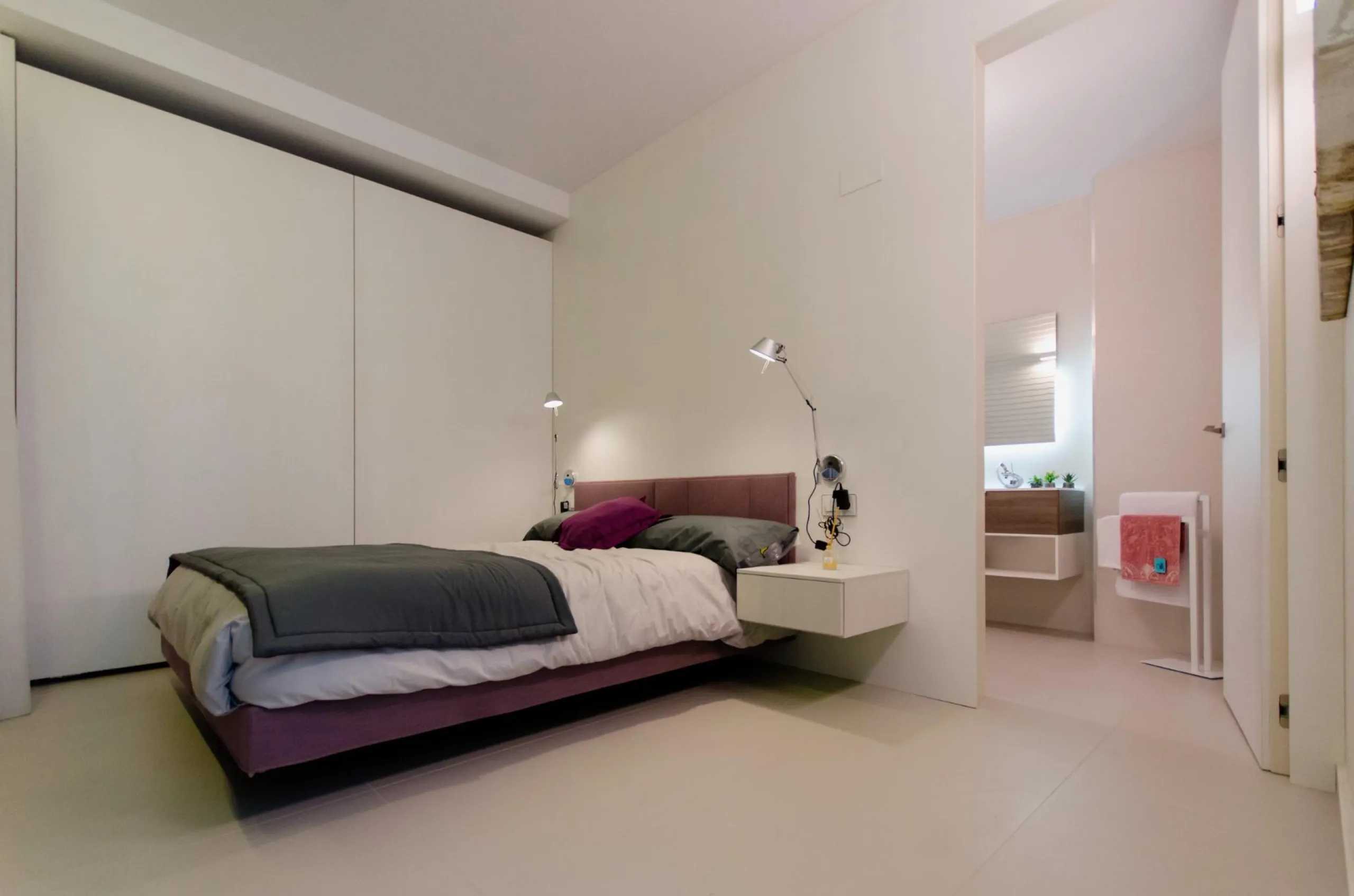 OBRA NUEVA EN ORIHUELA COSTA. 4 DORM. PARCELA. GARAJE. PISCINA PROPIA. PLAYA A 350 METROS.
