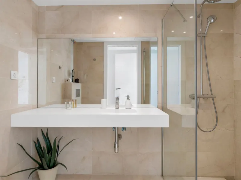 Südlich ausgerichtetes Penthouse mit privatem Pool zu verkaufen