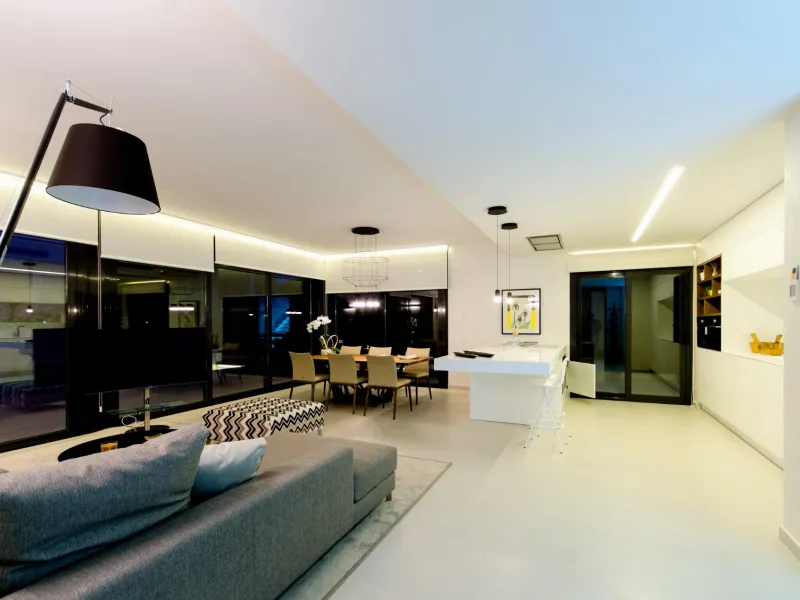 OBRA NUEVA EN ORIHUELA COSTA. 4 DORM. PARCELA. GARAJE. PISCINA PROPIA. PLAYA A 350 METROS.