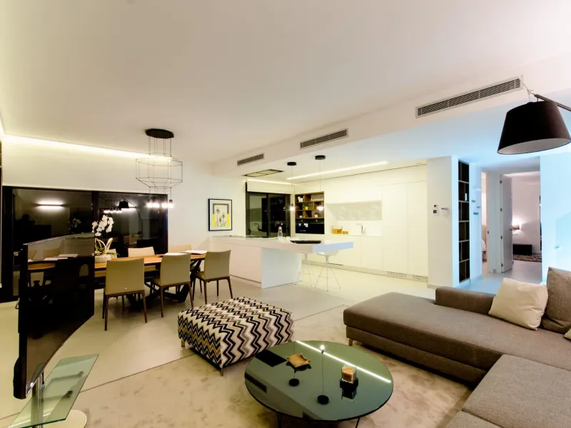 OBRA NUEVA EN ORIHUELA COSTA. 4 DORM. PARCELA. GARAJE. PISCINA PROPIA. PLAYA A 350 METROS.