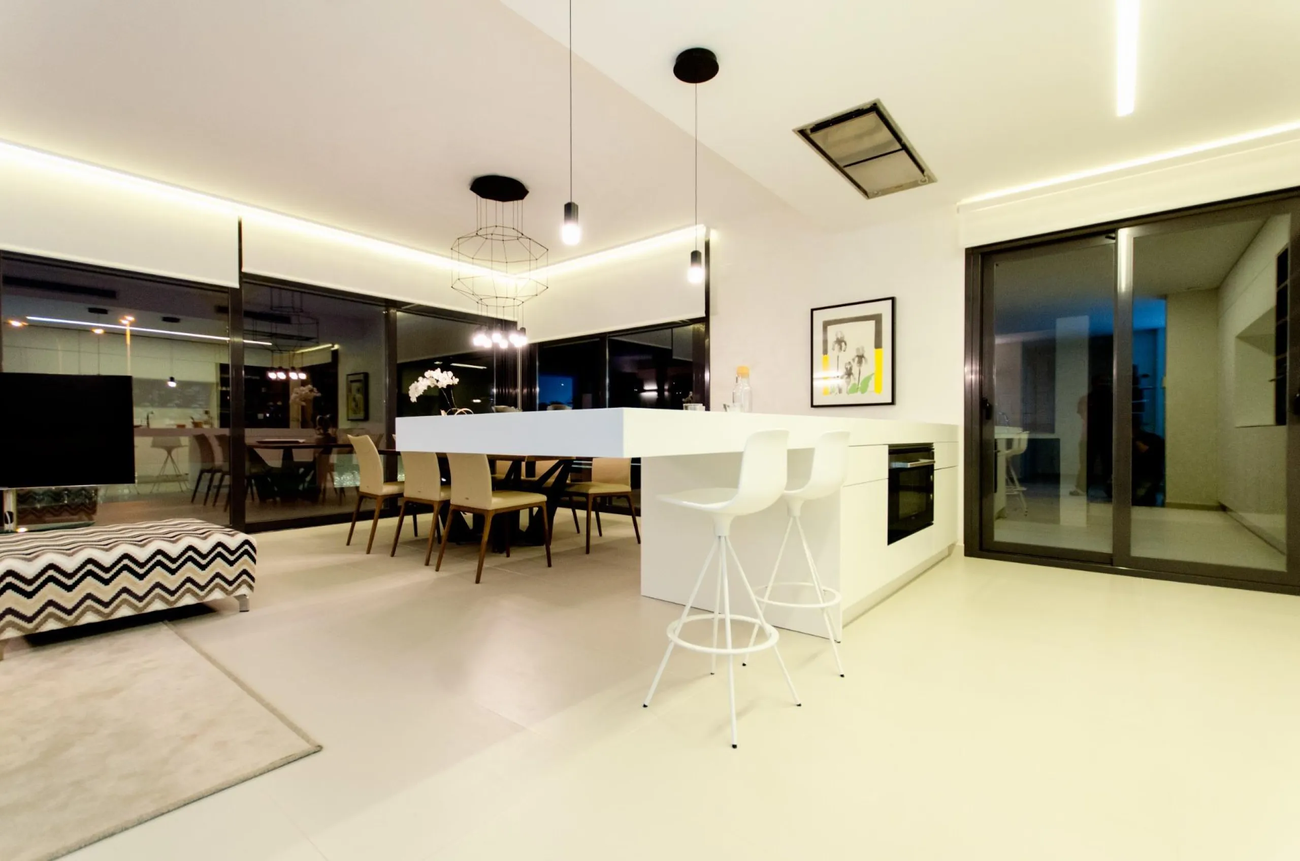 OBRA NUEVA EN ORIHUELA COSTA. 4 DORM. PARCELA. GARAJE. PISCINA PROPIA. PLAYA A 350 METROS.