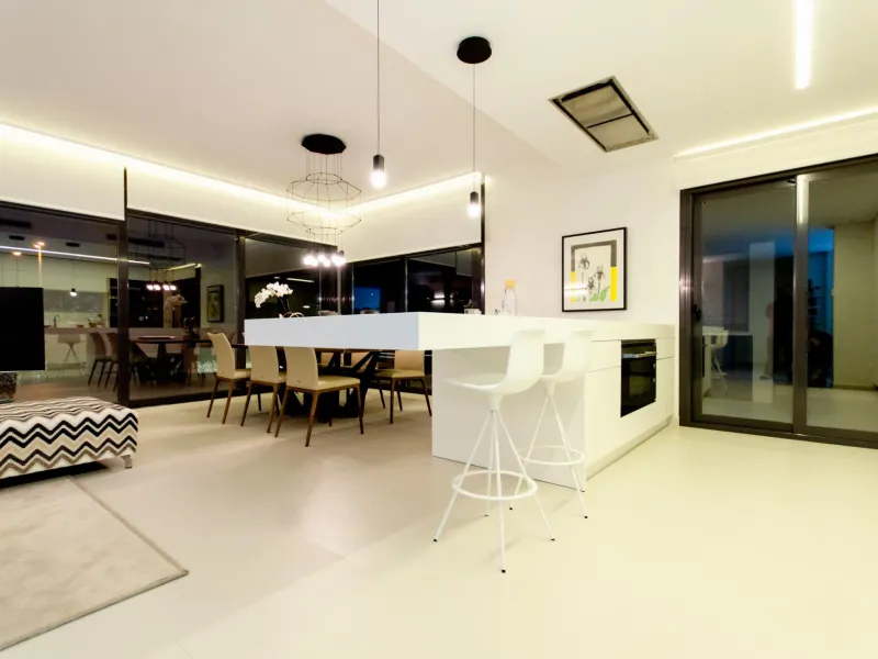 OBRA NUEVA EN ORIHUELA COSTA. 4 DORM. PARCELA. GARAJE. PISCINA PROPIA. PLAYA A 350 METROS.