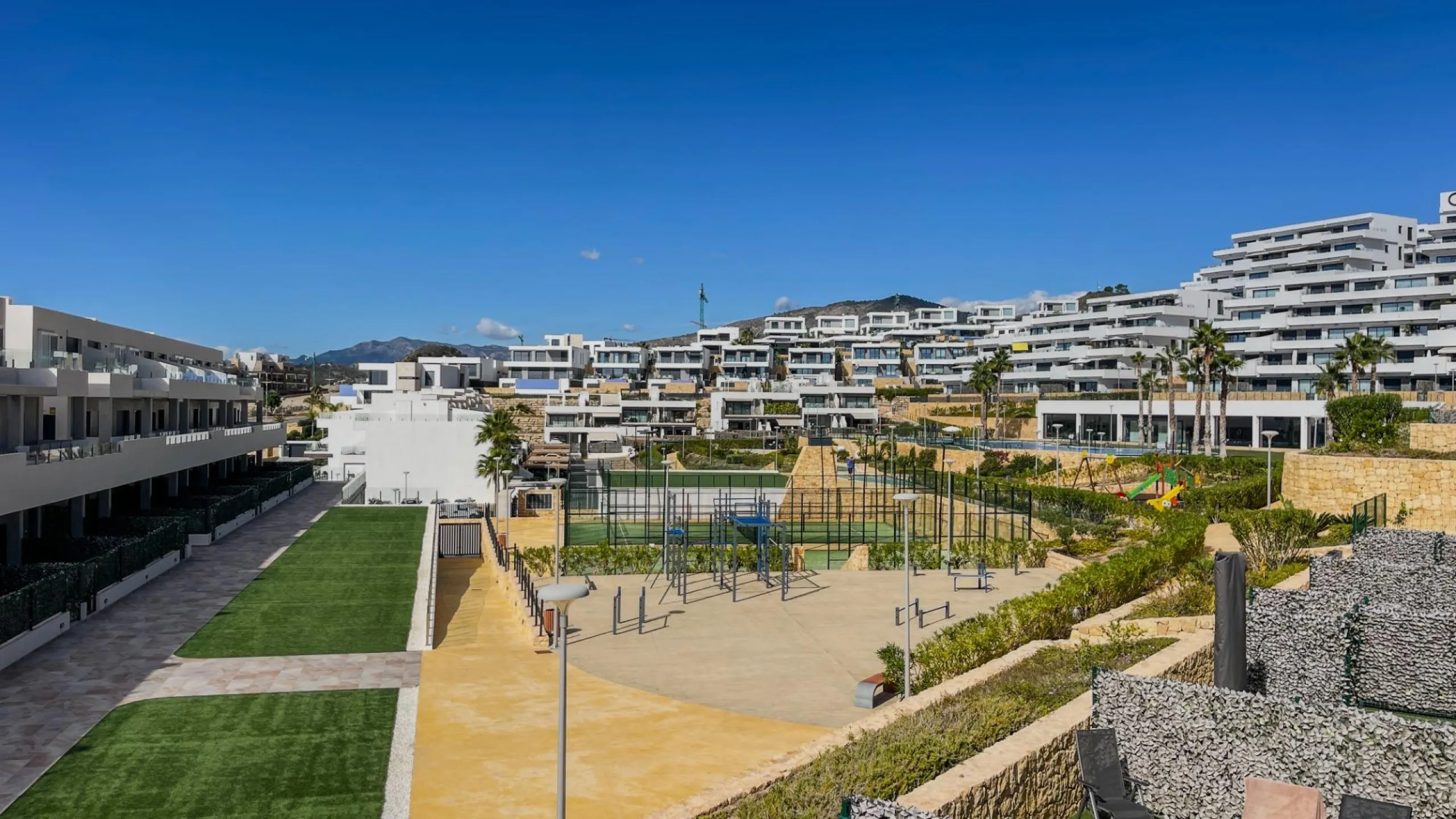 Modern duplex with 5 bedrooms in the exclusive Camporrosso complex, Finestrat