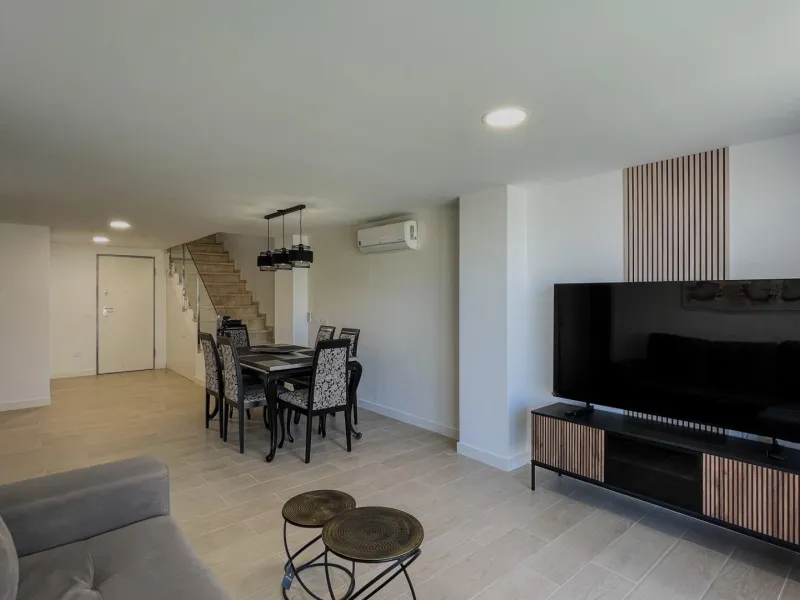 Modern duplex with 5 bedrooms in the exclusive Camporrosso complex, Finestrat