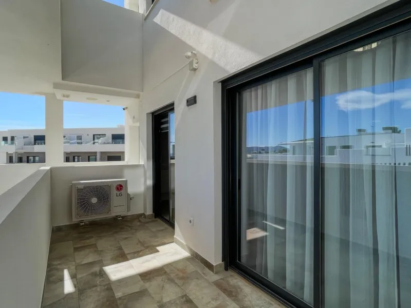 Modern duplex with 5 bedrooms in the exclusive Camporrosso complex, Finestrat
