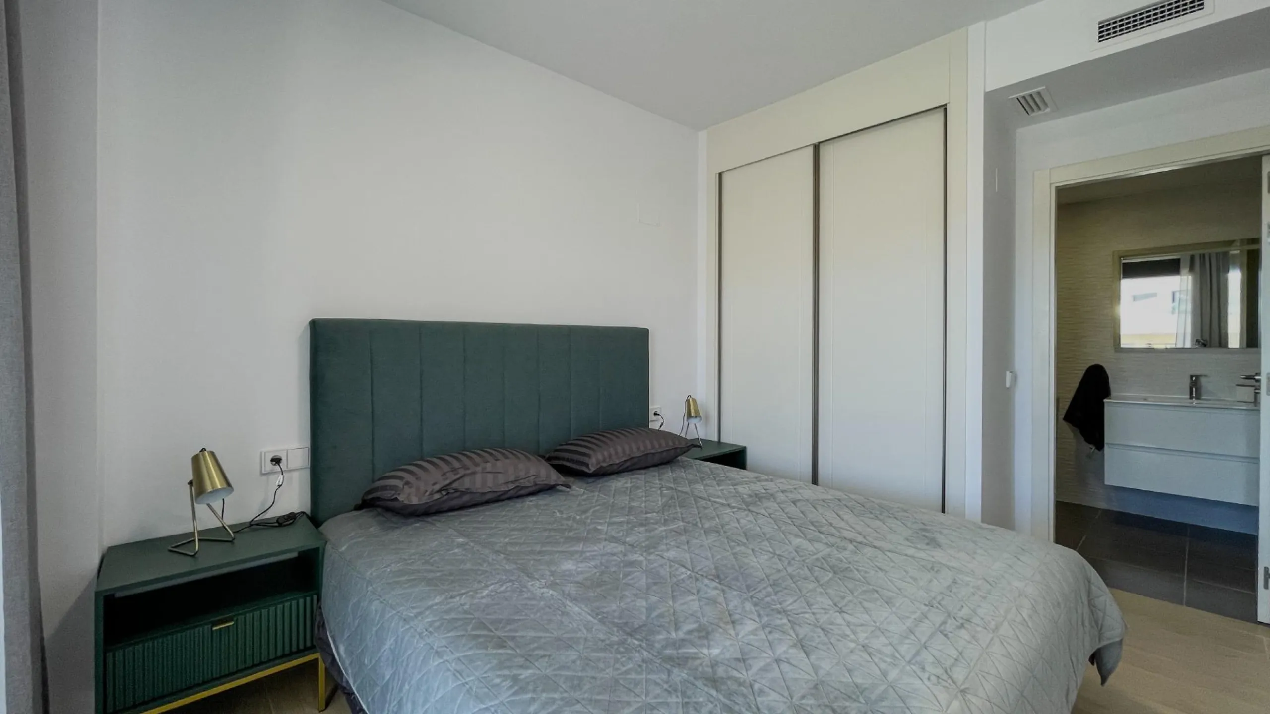 Modern duplex with 5 bedrooms in the exclusive Camporrosso complex, Finestrat