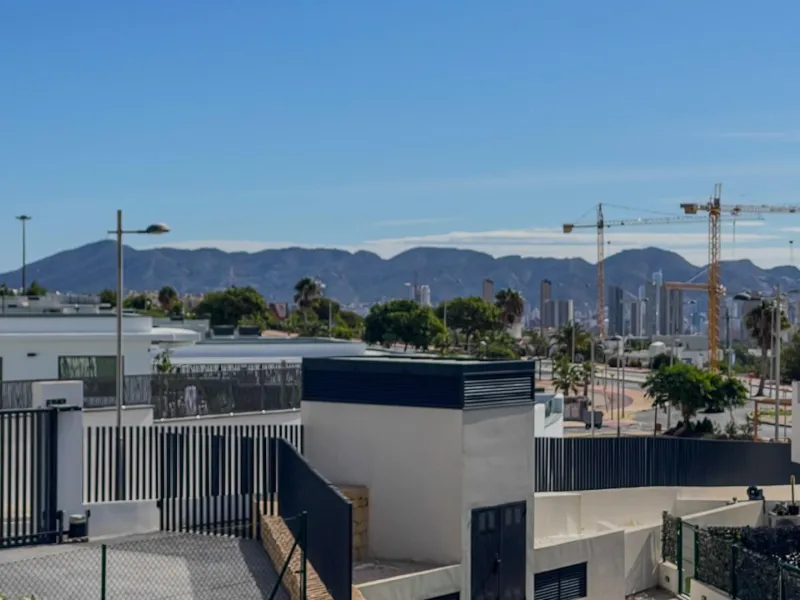 Modern duplex with 5 bedrooms in the exclusive Camporrosso complex, Finestrat
