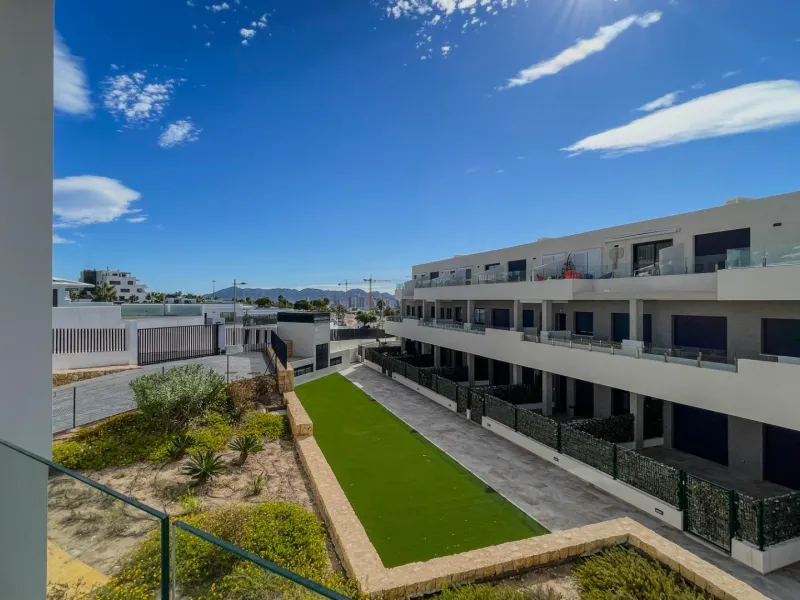Modern duplex with 5 bedrooms in the exclusive Camporrosso complex, Finestrat
