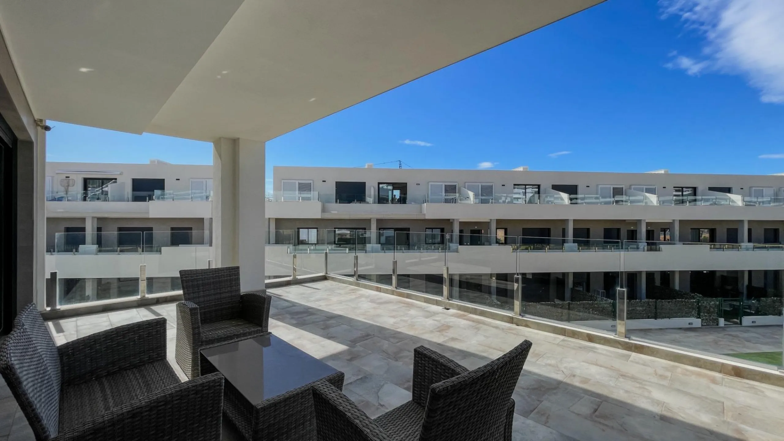 Modern duplex with 5 bedrooms in the exclusive Camporrosso complex, Finestrat